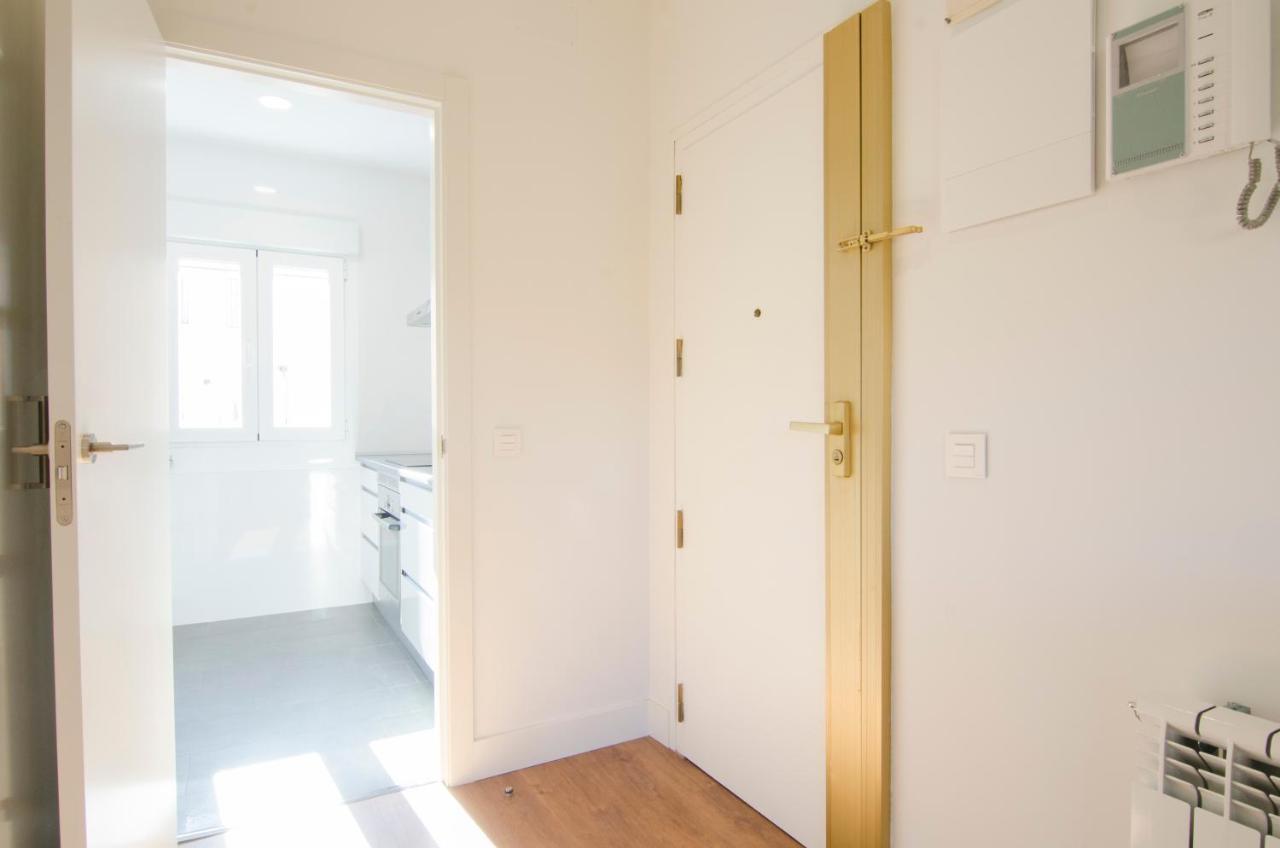 2 Bedrooms 2 Bathrooms Furnished - Bernabeu - Business Area With Terrace - Minty Stay Madryt Zewnętrze zdjęcie