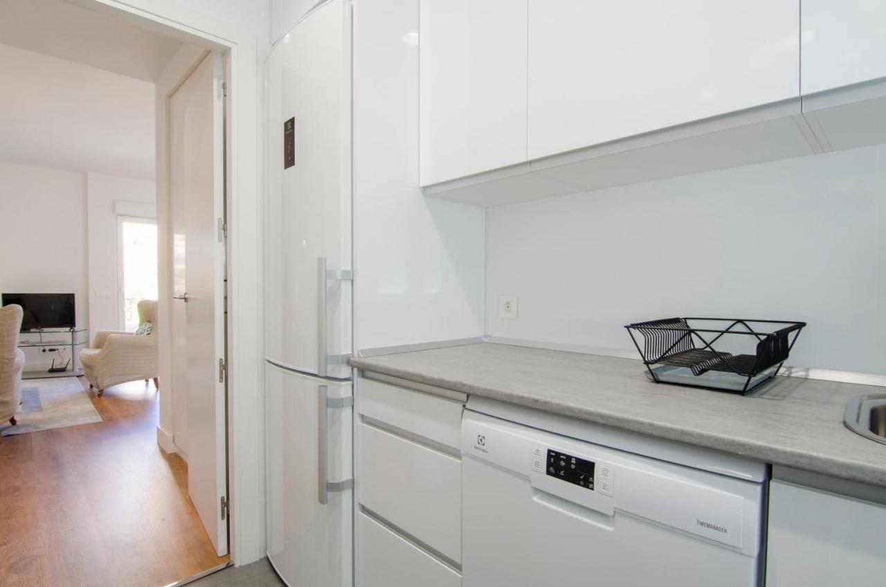 2 Bedrooms 2 Bathrooms Furnished - Bernabeu - Business Area With Terrace - Minty Stay Madryt Zewnętrze zdjęcie