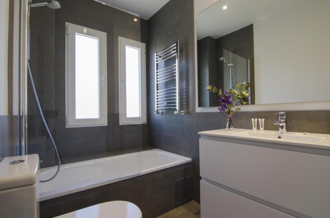 2 Bedrooms 2 Bathrooms Furnished - Bernabeu - Business Area With Terrace - Minty Stay Madryt Zewnętrze zdjęcie