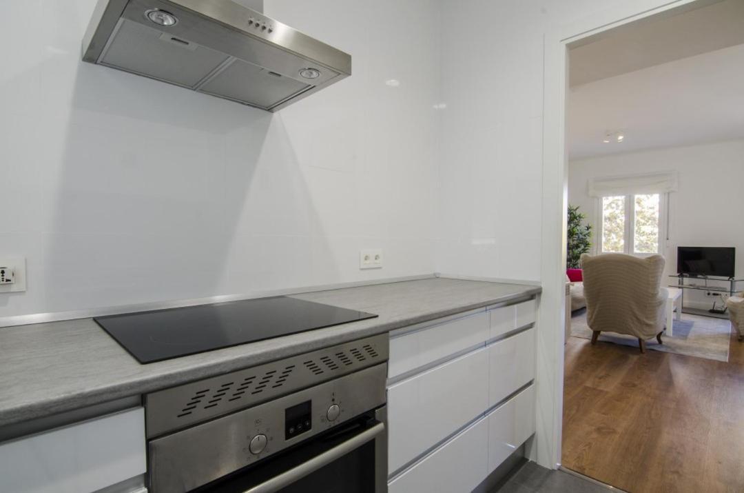 2 Bedrooms 2 Bathrooms Furnished - Bernabeu - Business Area With Terrace - Minty Stay Madryt Zewnętrze zdjęcie