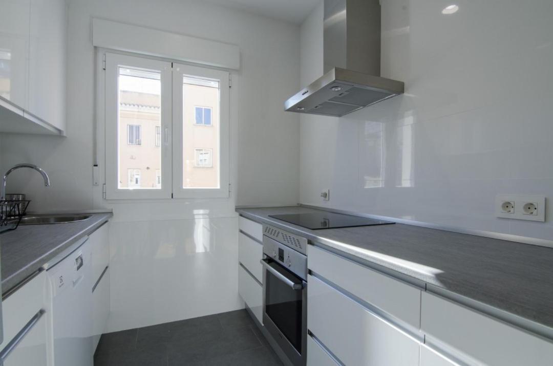 2 Bedrooms 2 Bathrooms Furnished - Bernabeu - Business Area With Terrace - Minty Stay Madryt Zewnętrze zdjęcie
