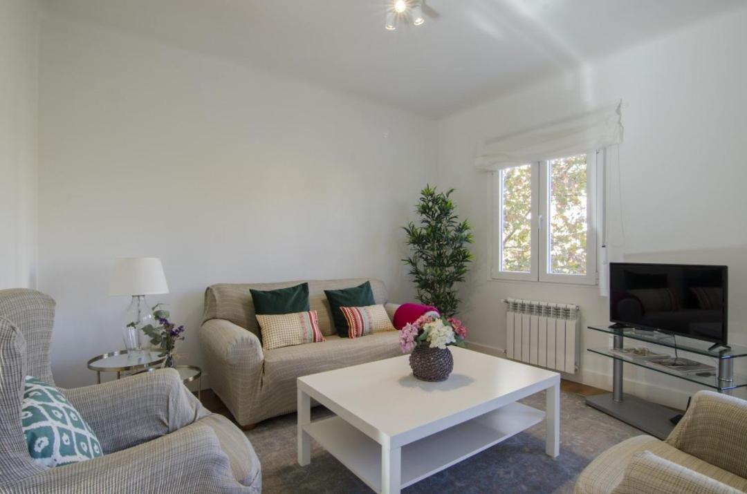 2 Bedrooms 2 Bathrooms Furnished - Bernabeu - Business Area With Terrace - Minty Stay Madryt Zewnętrze zdjęcie